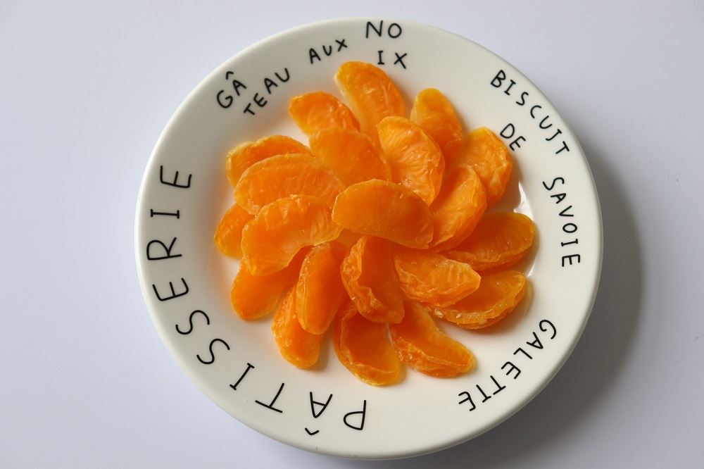 dried orange fruit